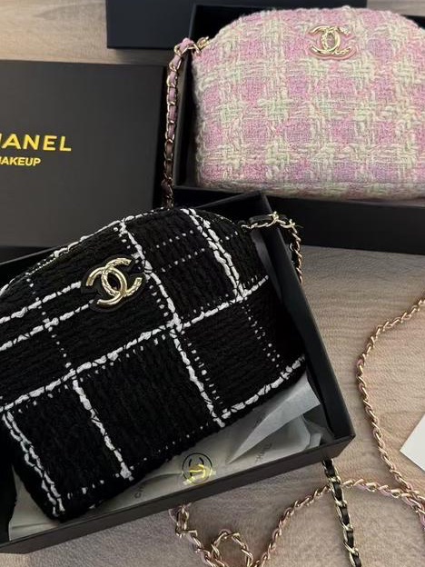 Gwp-Chanel Tweed Mini Crossbody Black Or Pink